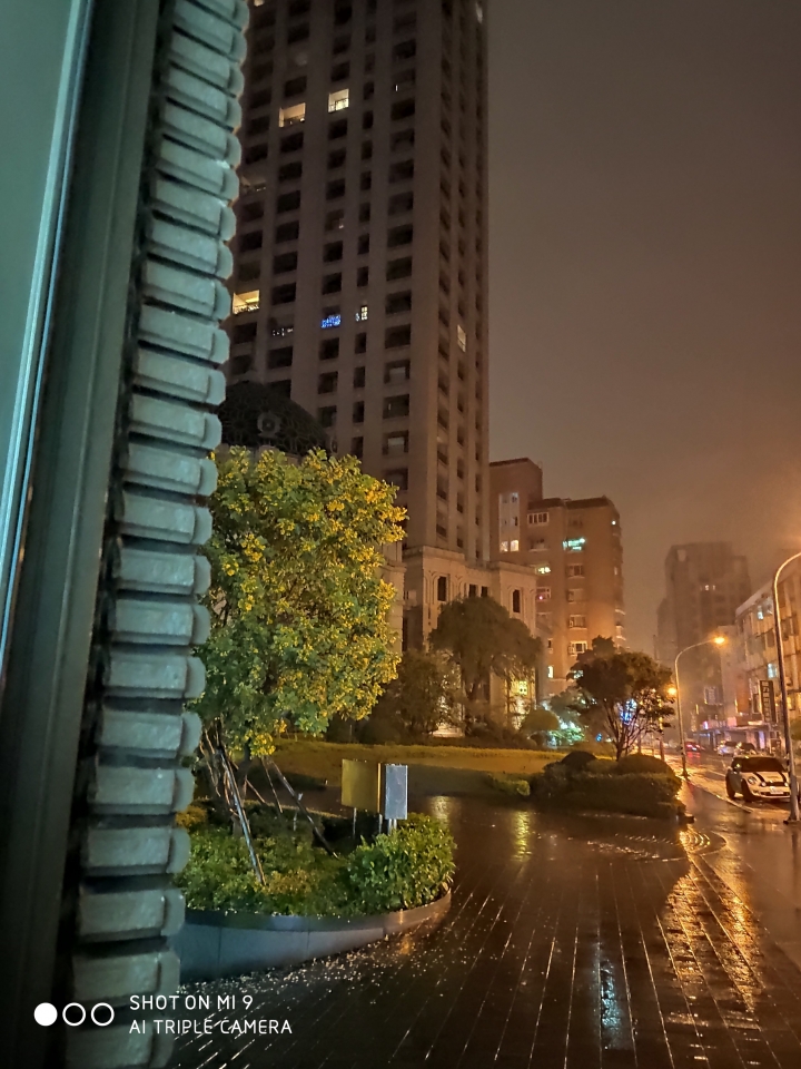小米9 內建夜景模式 與 谷哥相機夜景模式對比