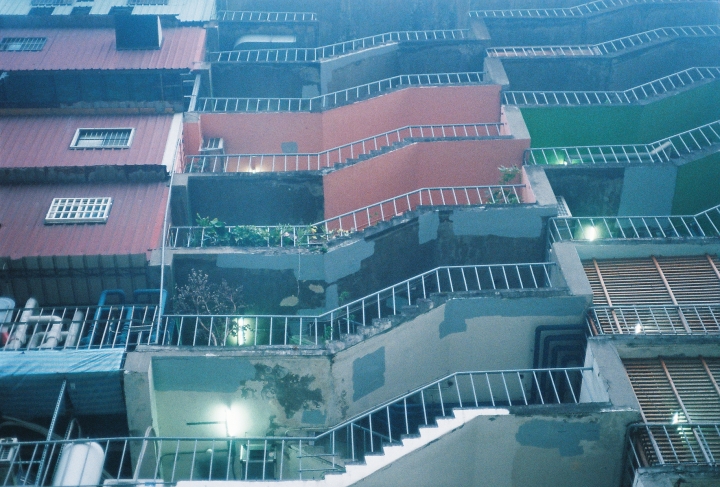 [Nikon TW20 QD]底片裝了就只好拍底片[Kodak 400]