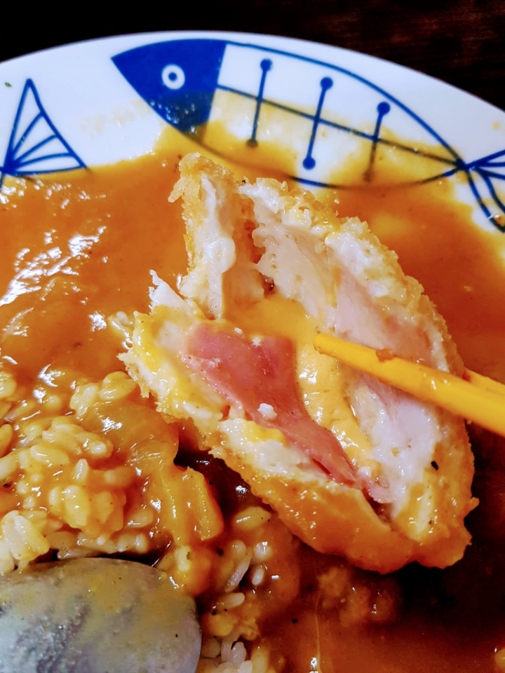 [日式咖哩]彰化市後火車站辭修路上~木下食堂日式咖哩飯~日本人開的店~咖哩飯系列都很不錯~生意好!想吃要早點到喔~ 汽水無限取用! 2019食記