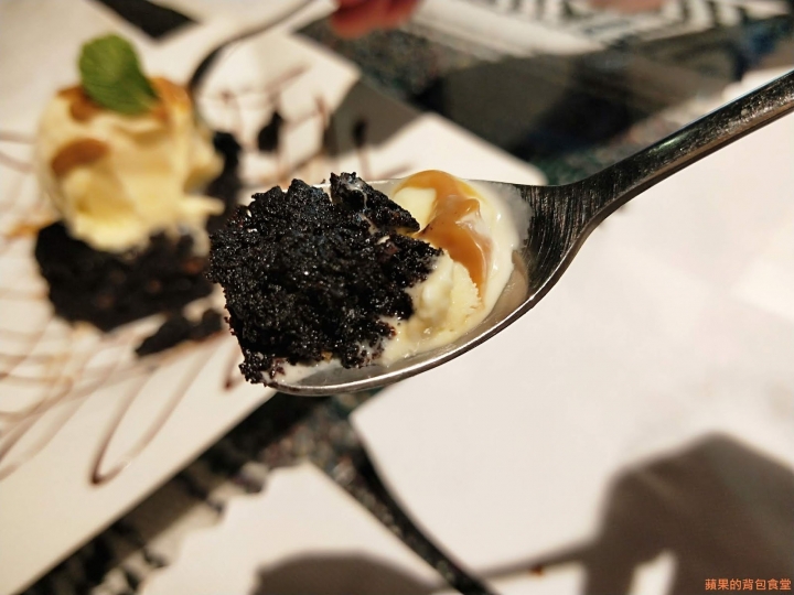 [食記] 新竹東區-The BBQ House 新竹第一名的牛排 好吃到連外國朋友都變成常客 異國風味融合的牛排料理 一場美食與藝術的饗宴 美式餐廳 新竹美食