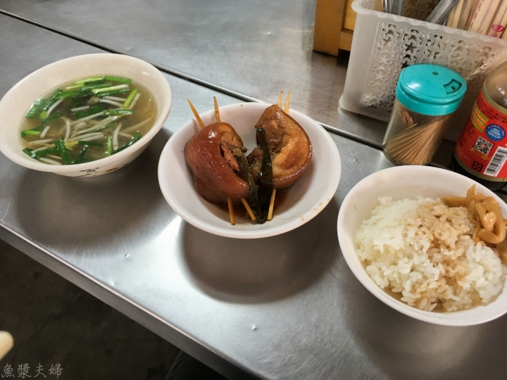 【美食。食記】彰化市 阿泉爌肉飯 中午多人排隊的高熱量 成功 早餐 午餐 推薦