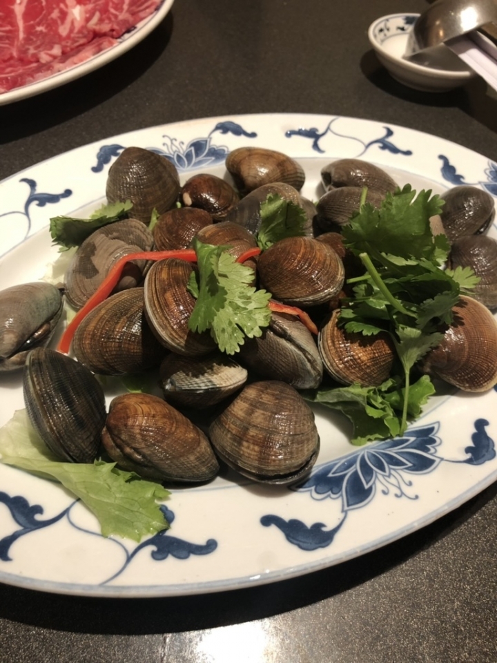 【美食。食記】加拿大 溫哥華 豪氣燉白湯 暖意鍋中尋 春秋火鍋 Landmark Hot pot House Vancouver 午餐 晚餐 港式 推薦