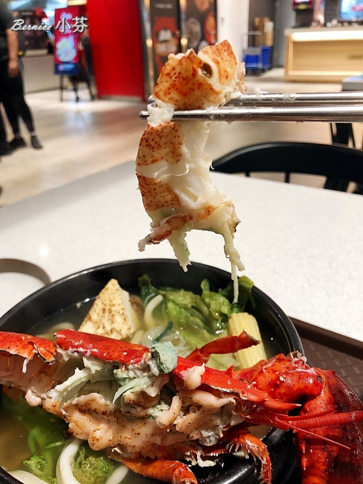 浮誇-贅沢三昧丼飯專門店(微風南山店)/美食街也可以吃得到平價版的龍蝦海陸蓋飯(捷運101世貿站)