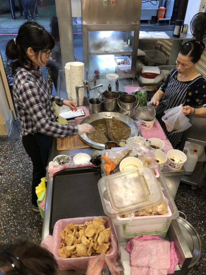 ＝板橋美食＝ 『慶和魷魚羹』捷運府中站：羹麵愛好者必訪！一試成主顧的好味道。
