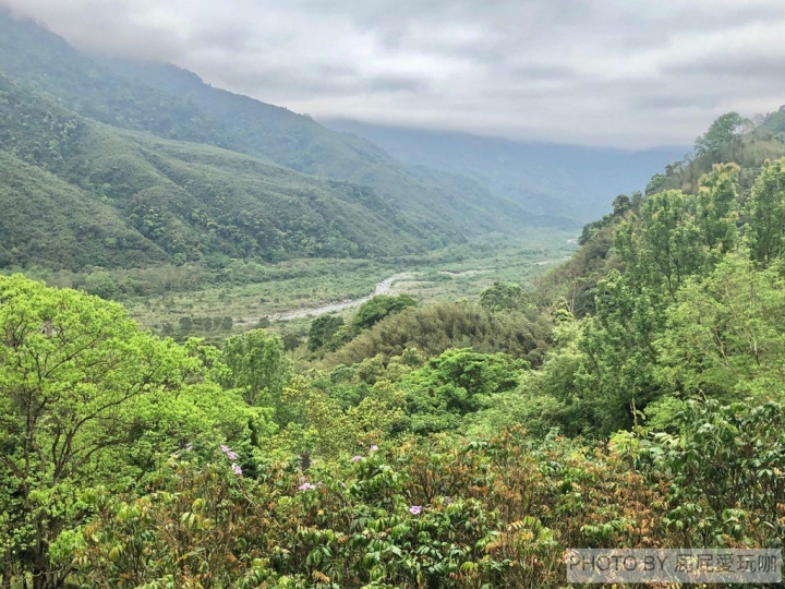 新竹尖石群山風景盡收眼底-石上湯屋