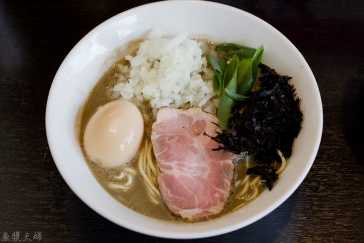 【美食。食記】東京 綾瀨站 成熟中毒系百名店 煮干 首發食記 陽はまたのぼる 旭日再起 拉麵 煮干 午餐 晚餐 推薦 必吃