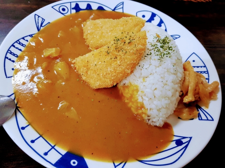 [日式咖哩]彰化市後火車站辭修路上~木下食堂日式咖哩飯~日本人開的店~咖哩飯系列都很不錯~生意好!想吃要早點到喔~ 汽水無限取用! 2019食記