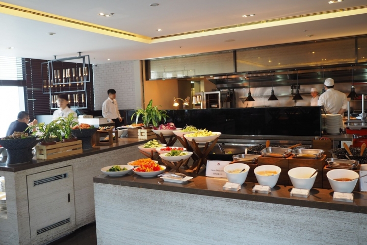 【台北信義區 | 餐廳】優雅精緻的半自助式春義饗宴&clubs;寒舍艾麗 La Farfalla義式餐廳
