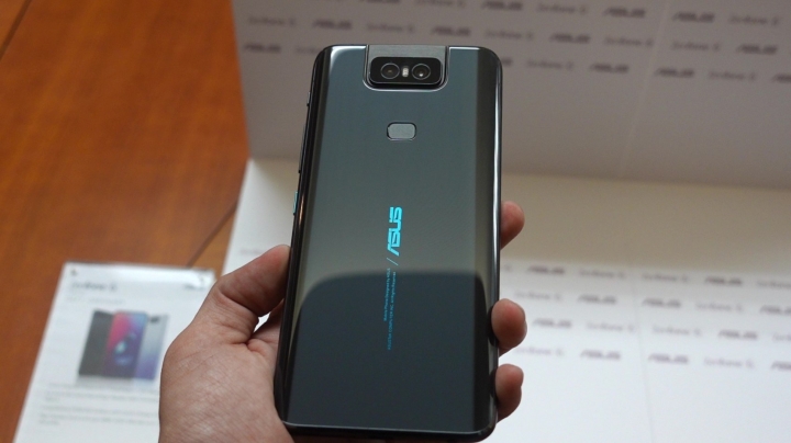 ASUS Zenfone 6 翻轉視界！