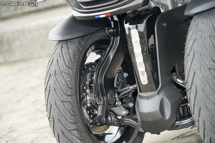 【採訪】三輪獅群來襲 PEUGEOT Metropolis 400 RX-R / 400 ALLURE 登台實拍介紹