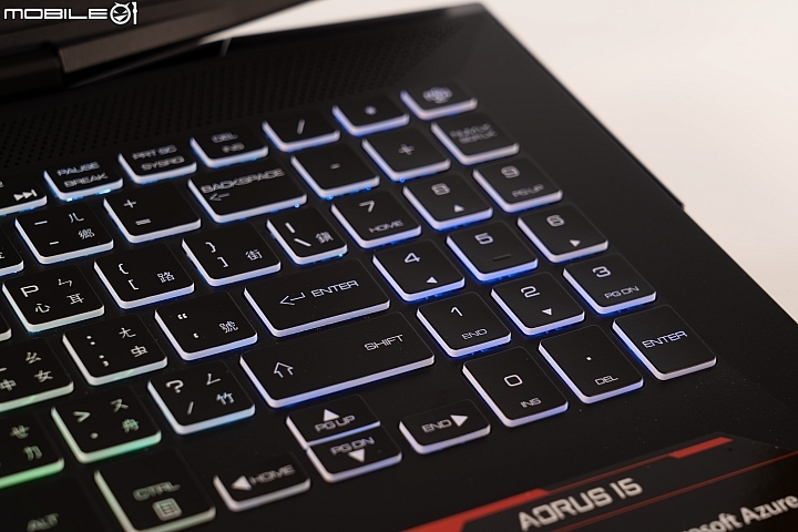 GIGABYTE AORUS 15 搭載 240Hz、4ms 螢幕的強悍電競筆電