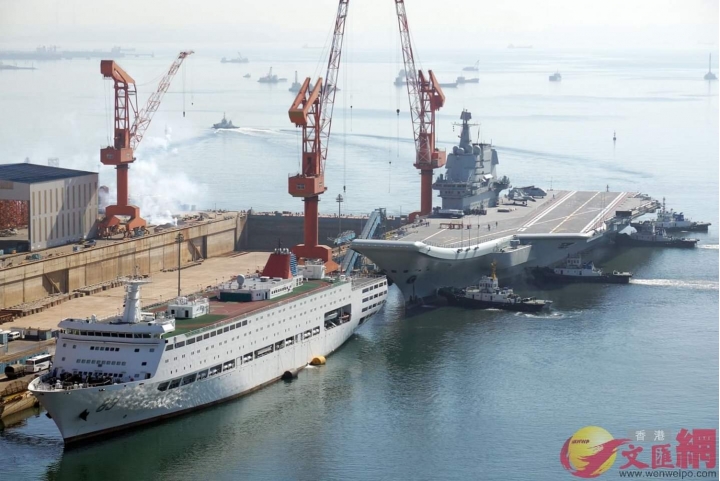 002號國產航母完成艦載機起降測試