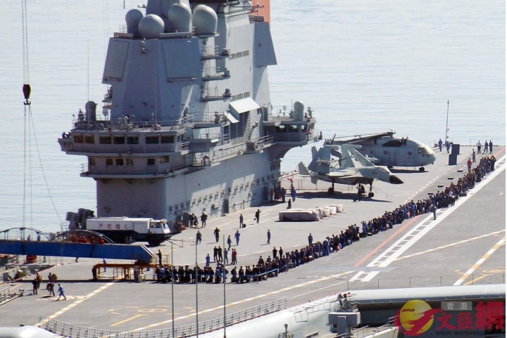 002號國產航母完成艦載機起降測試