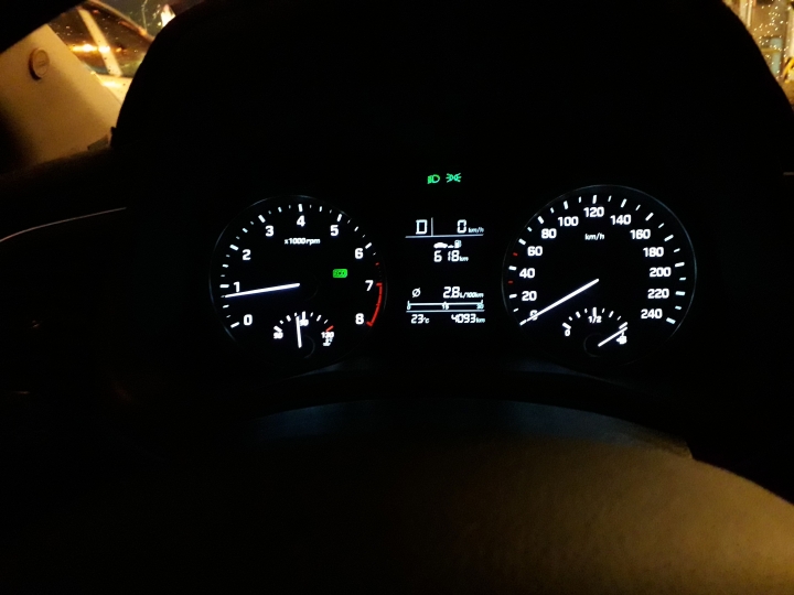[分享] Hyundai Elantra 1.6豪華版菜單 已交車~