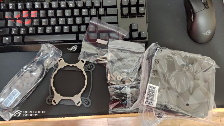 ROG RYUO 240一體式水冷（簡單開箱）