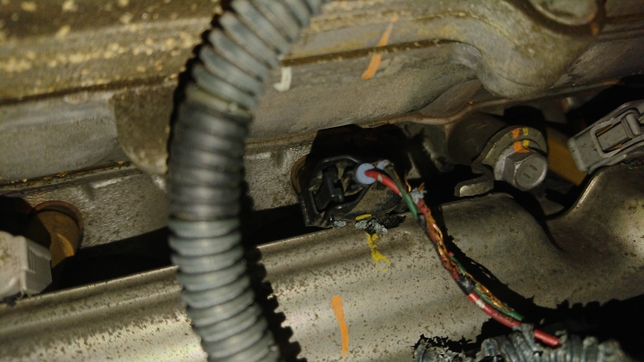 想請教大大們關於altis引擎室裡的線路被老鼠咬斷