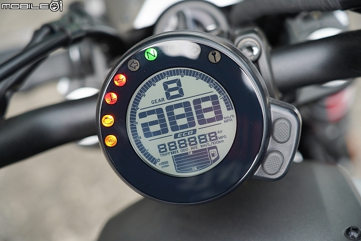 YAMAHA XSR700 試駕 迷人又不失運動性的新古典車款