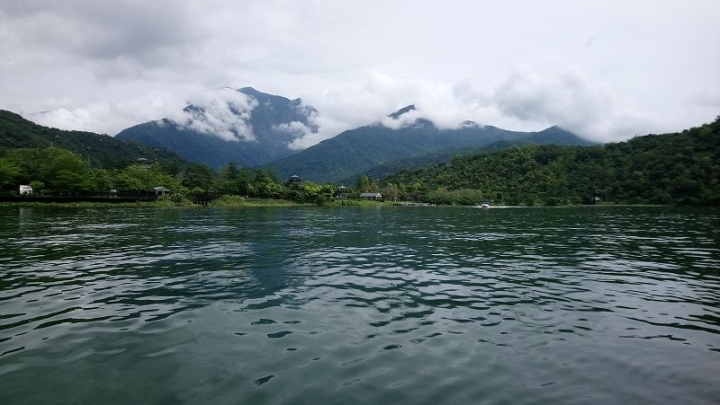 花蓮、宜蘭、東北角悠悠哉哉四天三夜親子之旅Day2-2行程~]山中的優美湖畔~鯉魚潭~踩船及騎腳踏車的好去處
