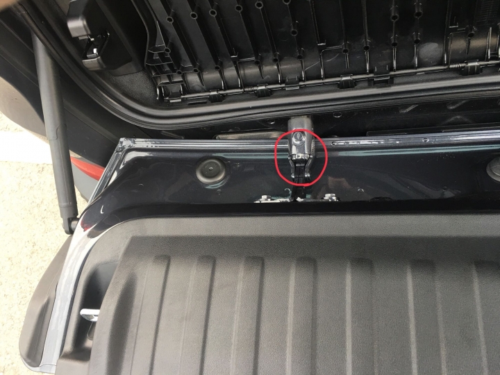 我的BMW X5 40i漏油了、行駛中系統reboot導致失速(含維修日記)