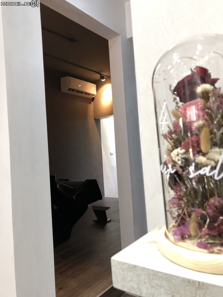 [開箱]創業夢想~成就達成!!自行創立我們的黑白灰簡約美髮店