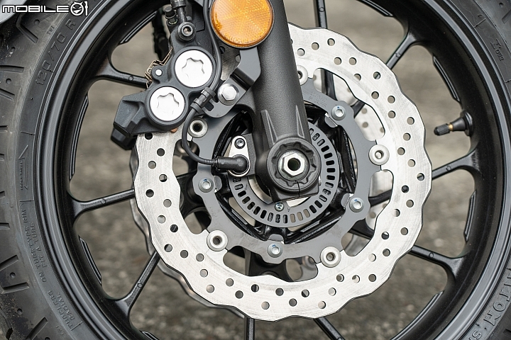 YAMAHA XSR700 試駕 迷人又不失運動性的新古典車款