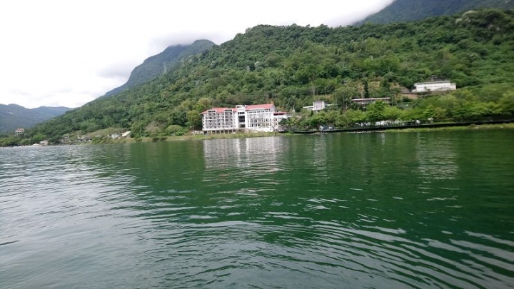 花蓮、宜蘭、東北角悠悠哉哉四天三夜親子之旅Day2-2行程~]山中的優美湖畔~鯉魚潭~踩船及騎腳踏車的好去處