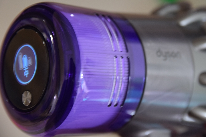 《Dyson V11™無線吸塵器》試用心得 好用 持久 家中清潔一次搞定