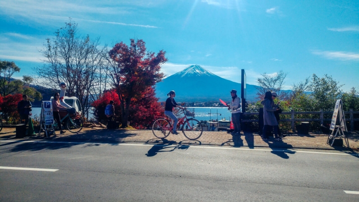 富士山拍到手軟！河口湖賞楓自駕一日遊
