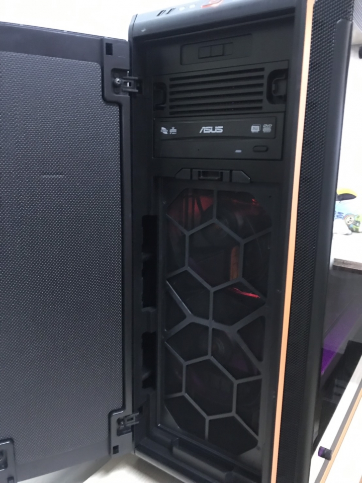 DARK BASE PRO 900 ORANGE rev. 2