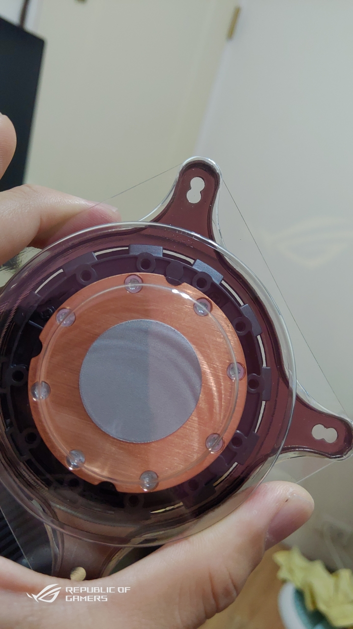 ROG RYUO 240一體式水冷（簡單開箱）