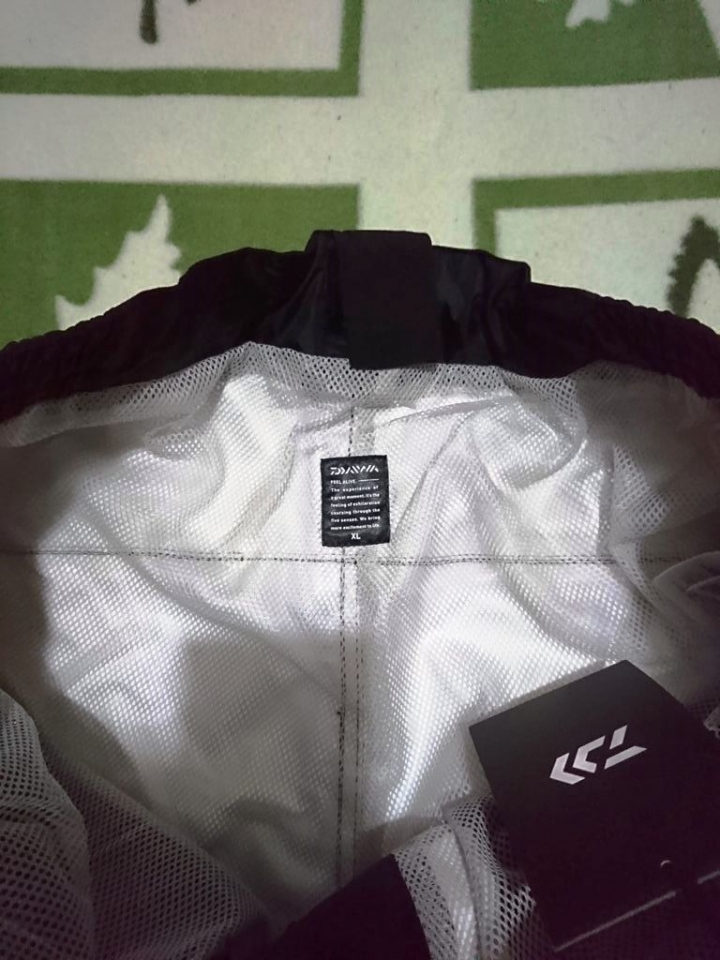 [開箱] Daiwa DR-3108雨衣無實穿版簡介