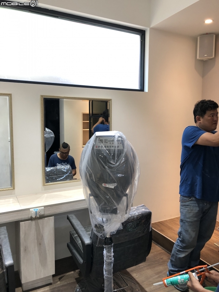 [開箱]創業夢想~成就達成!!自行創立我們的黑白灰簡約美髮店