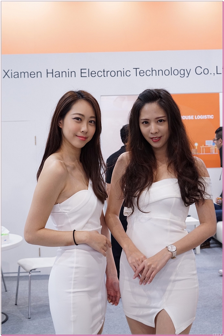 人肉搜索貓持續肉搜SG更新中!!【COMPUTEX 2019】Show Girl 趴兔!! P圖也要跟她圈在一起
