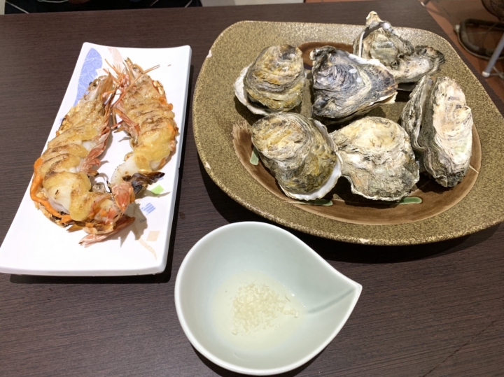 淡水【漁寮食堂】在地隱藏版美食，明星很愛。吃完在到漁人碼頭，超級在地隱藏行程，同時還可以遠眺觀音山、看淡水河口、台北港、福容大飯店