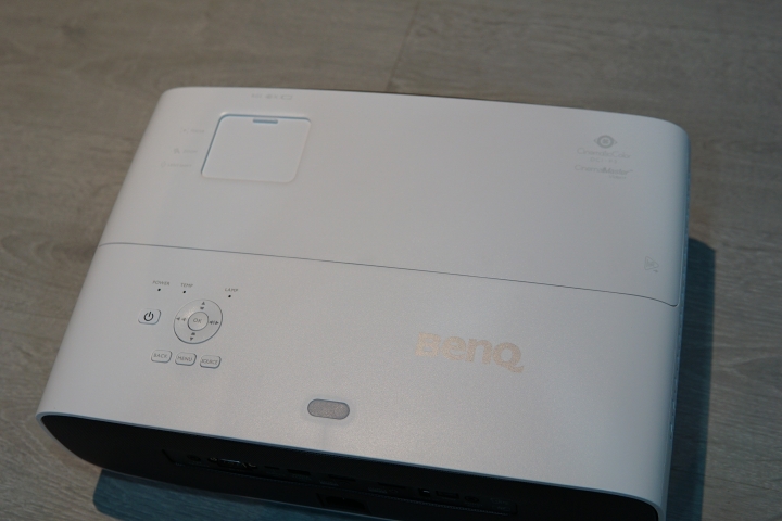 4K HDR 超短焦廣色域極致影像-BENQ W2700色準導演機開箱