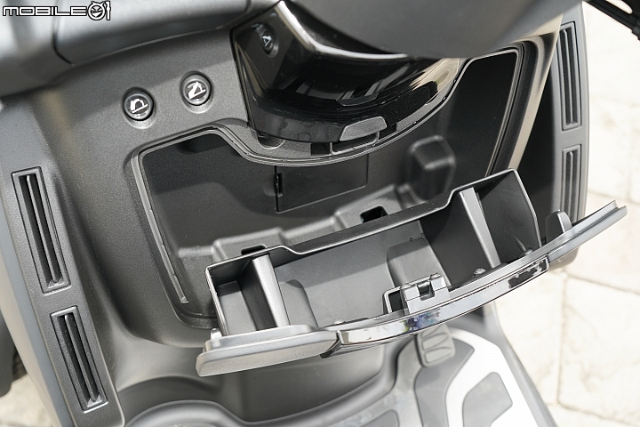 【採訪】三輪獅群來襲 PEUGEOT Metropolis 400 RX-R / 400 ALLURE 登台實拍介紹