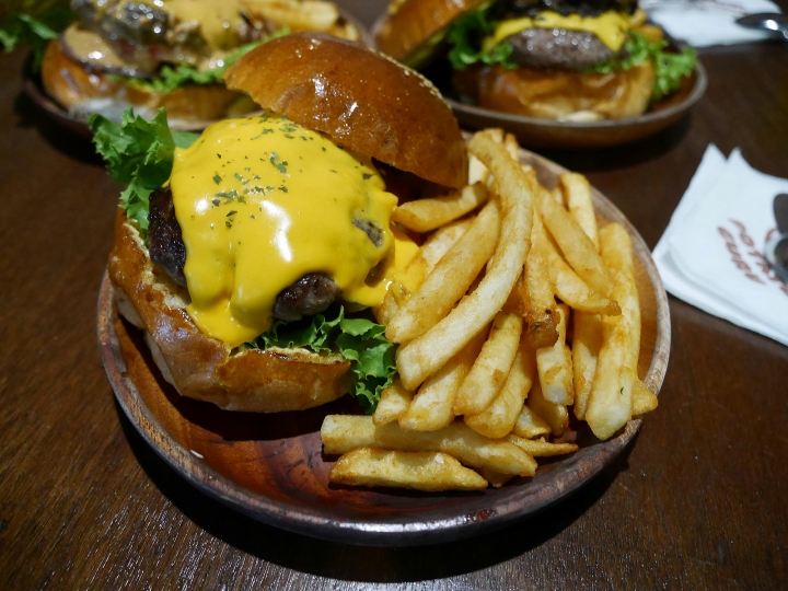 [食記] 臺北市 大安區 基隆路三段 Potato Guru 咕嚕薯薯餐廳 — 簡單好吃的美式漢堡