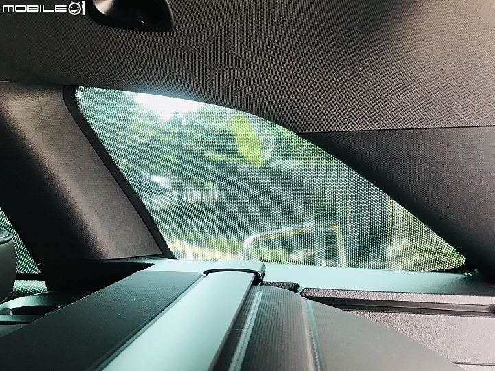 點我看大圖 猛禽Superb combi sportline 專屬遮陽簾及腳踏墊