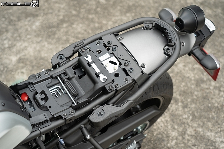 YAMAHA XSR700 試駕 迷人又不失運動性的新古典車款