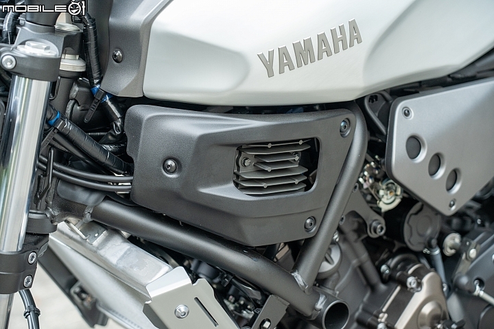 YAMAHA XSR700 試駕 迷人又不失運動性的新古典車款