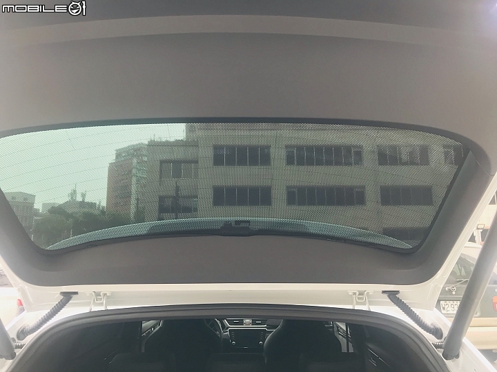 點我看大圖 猛禽Superb combi sportline 專屬遮陽簾及腳踏墊