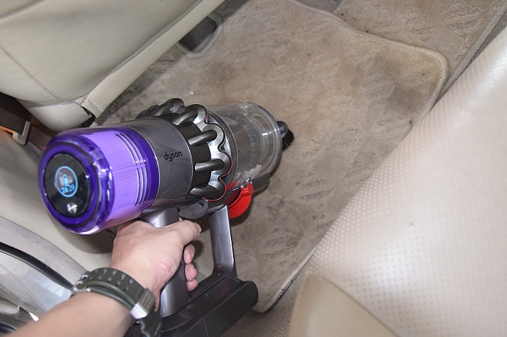 《Dyson V11™無線吸塵器》試用心得 好用 持久 家中清潔一次搞定