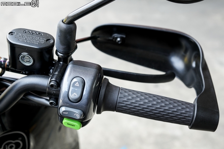 YAMAHA RS NEO v.s. GOGORO 2 Rumbler 正面對決 沒在怕的潮流大PK