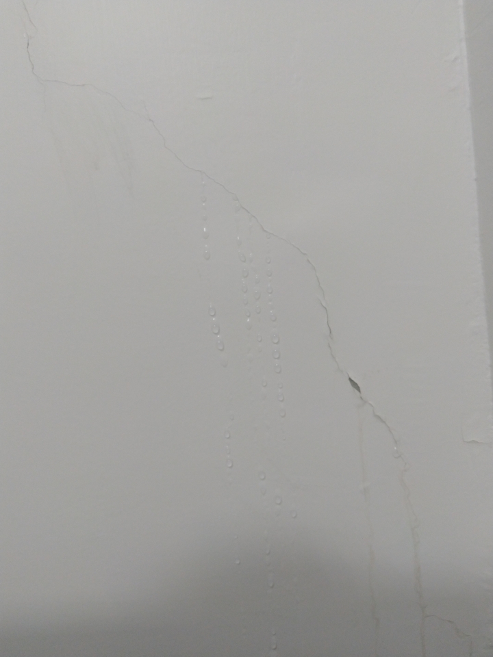 牆壁裂縫漏水問題