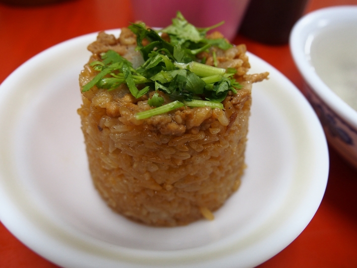 [食記] 彰化 鹿港 第一市場筒仔米糕 — 市場內的銅板美食