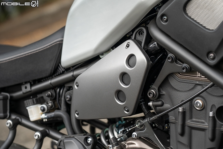 YAMAHA XSR700 試駕 迷人又不失運動性的新古典車款
