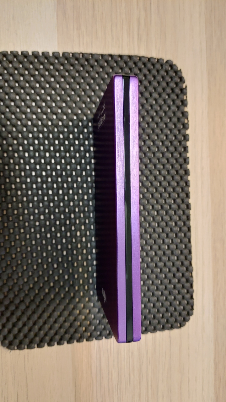 「簡單開箱」Fujitsu Ultra Slim 1TB USB3.0 2.5吋髮絲行動硬碟-迷幻紫