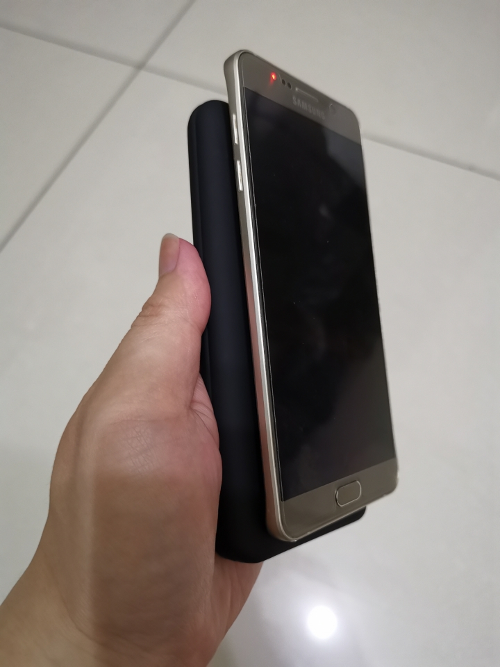 【Wyless】Power Juice H8吸盤式無線充電行動電源：吸力強、電力足、充很快
