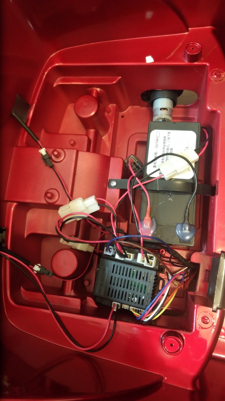 兒童電動車 請教加裝led燈條