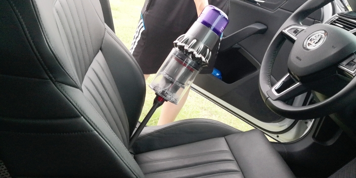 [開箱] 告別我的機器人女友之到不了的幸福 feat.全新Dyson V11™